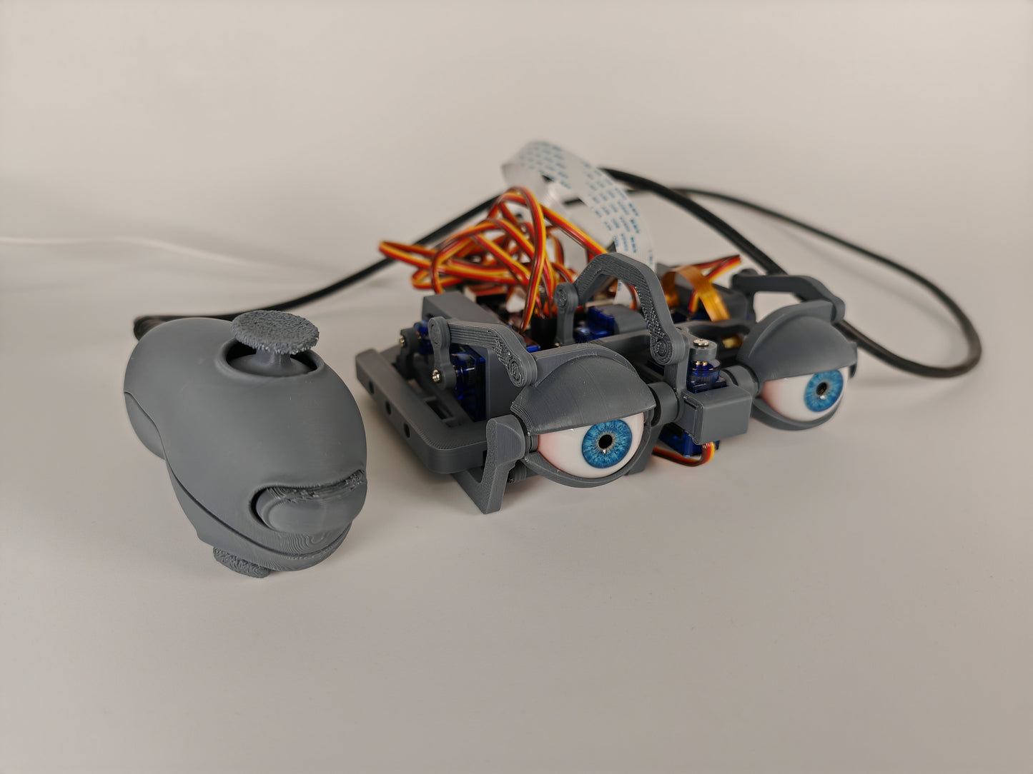 EyeMech ε3.4 with On-Board Face Tracking